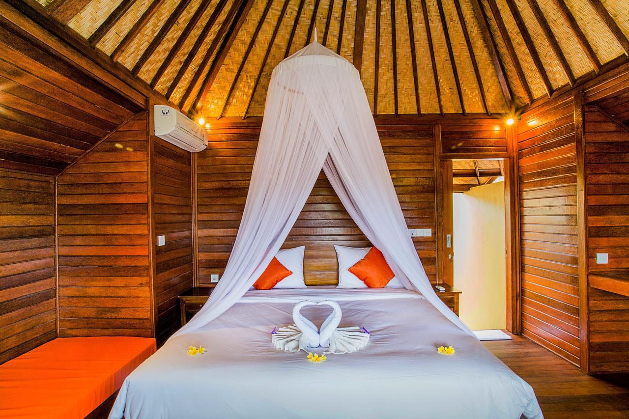 Samanta Huts Hotel Lembongan Exterior photo